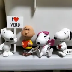 スヌーピー　シュライヒ　フィギュア アイラブユー4体セット