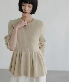 LOWRYS FARM ペプラムニットカーディガン