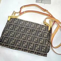 FENDI FF金具 ズッカ柄 ショルダーバッグ ポケット多