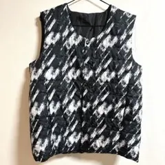 総柄ダウンベスト　M 黒ブラック　白　ノーカラー　防寒　軽量