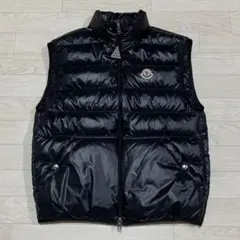 MONCLER ブラック ダウンベスト 0 MONCLER ブラック フード付きダウンベスト サイズ0