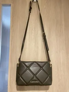 【極美品】Charles & Keith ショルダーバッグ ダークブラウン