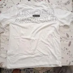 H*Y様 UNDER ARMOUR ホワイト Tシャツ 新品タグ付き