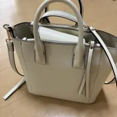 ホワイト レザー風 ハンドバッグ