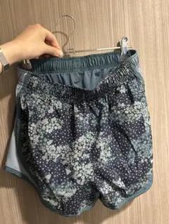 Nike 花柄 ランニングショーツ