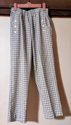 白と黒のパンツ