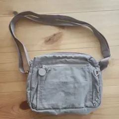 Kanana ショルダーバック　美品