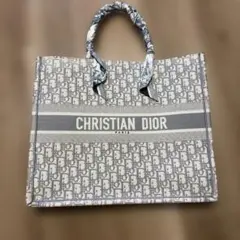 Dior ディオール ブックトート　ラージ　オブリーク エンブロイダリーのサムネイル