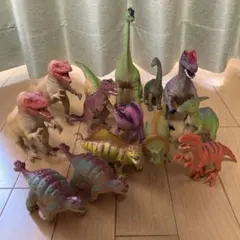 恐竜　フィギュア　14体