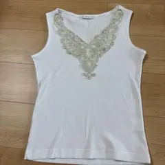 Vネック刺繍タンクトップ ホワイトのサムネイル