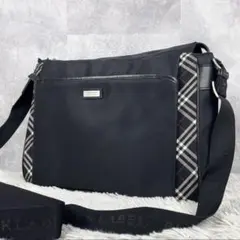 美品 バーバリーブラックレーベル ナイロン ショルダーバッグ ノバチェック 黒