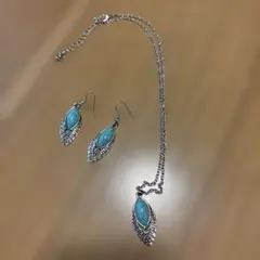 フィリグリーライトブルーネックレスとイヤリングセット