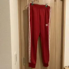 ス　adidas 赤 ジャージパンツ 3本ライン
