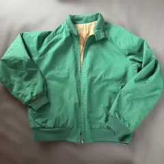 緑とベージュのフルジップジャケット