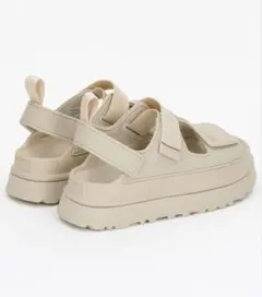 UGG GOLDENGLOW アグ　ゴールデングロウ スポーツサンダルのサムネイル