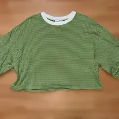 緑のストライプ バルーンスリーブ Tシャツ