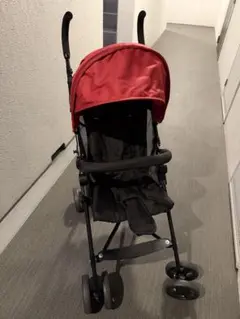 アイリスプラザ ベビーカー おでかけバギー B型 赤と黒の軽量ベビーカー