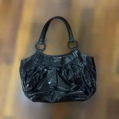 アニエスベー ブラックパテントレザー ハンドバッグ