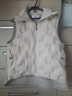 33℃　ダウンベスト　ベージュ
