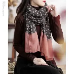 花柄スカーフ 黒とオレンジ サイズ：170cmx 70cm