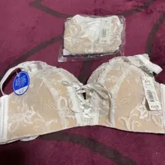 aimerfeel超盛ブラ+ショーツセットB75/M(総額¥4,620)
