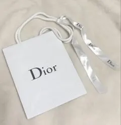 Dior ホワイト ショッパー リボン付き