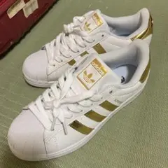 adidas Superstar ホワイト/ゴールド