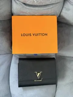 即購入OKです。VERSACE 二つ折り財布 ブルー ゴールド金具 - メルカリ
