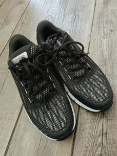 Under Armour Charged ランニングシューズ 27.0cm