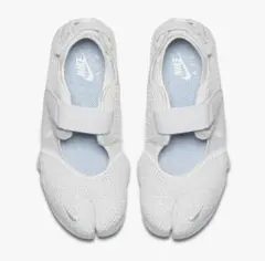 Item thumbnail for item 46bcf68d-c8e2-40b9-bf42-25e03887c428