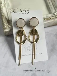 No.535 シェル風カボション＊ゴールドドロップ＆チェーン ハンドメイド