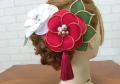和装用髪飾りセット 赤 白 緑 花と葉のモチーフ タッセル付き
