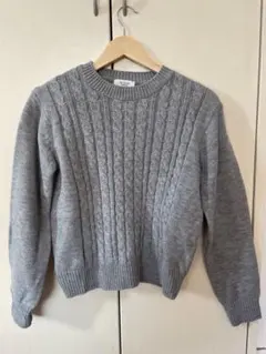 ケーブル編み 長袖セーター グレー