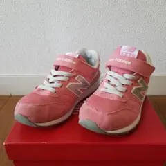 new balance 996 ピンク スニーカー ベルクロストラップ付き