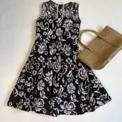 【美品】グレースコンチネンタル 38ノースリーブワンピース ブラック 花柄 刺繍