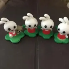 ウサギのフィギュア4体セット