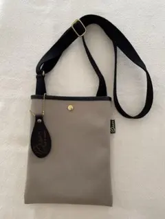 Item thumbnail for item 639172b1-fd71-47e4-8efe-df894939b056