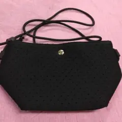PLST プラステ　黒　ショルダーバッグ　サコッシュ