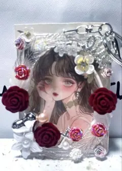 トレカフォトキーホルダーレジン　硬質ケースデコ推し活y2k 王冠羽根薔薇