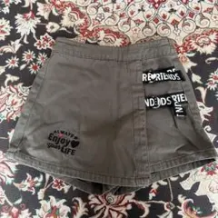 オリーブグリーン ショートパンツ