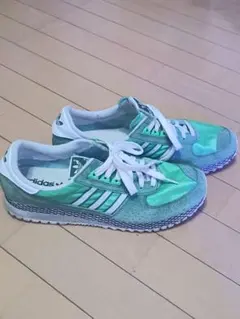 Adidas スニーカー