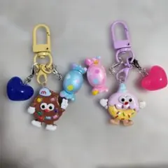 お菓子のキャラクターのじゃらじゃらキーホルダー2個セット