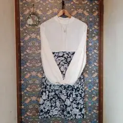 ホワイトクロップブラウス