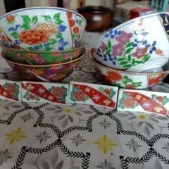 有田焼　稔窯 花柄 飯碗 と箸置き　5点セット