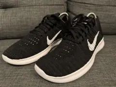 Nike ブラック/ホワイト スニーカー