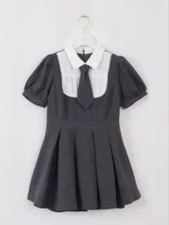 evelyn ネクタイ付きタックプリーツワンピース evelyn ネクタイ付きタックプリーツワンピース - メルカリ