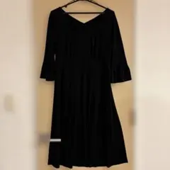 YOSHI INABA 黒いひざ丈ワンピース 七分袖