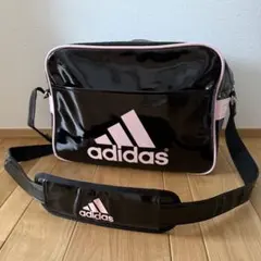 adidas エナメルバッグ ブラック ピンク