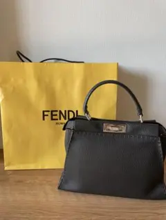 2025年最新】フェンディ ピーカブー セレリア ブラックの人気アイテム