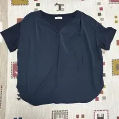 earth music&ecology ネイビー Vネック 半袖シャツ